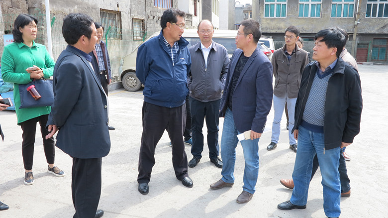 在镇雄调研棚户区改造2_副本.jpg 在镇雄调研棚户区改造2_副本.jpg