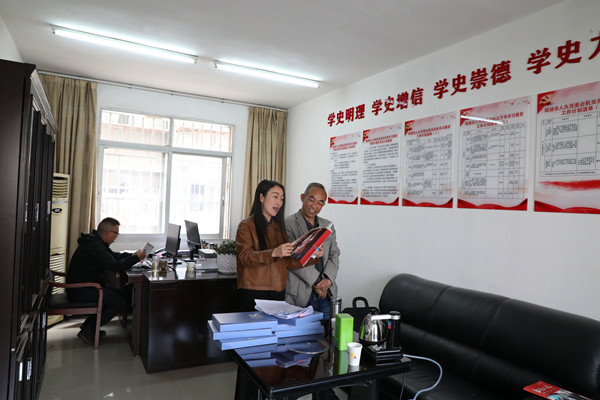 IMGL1628_副本.jpg IMGL1628_副本.jpg