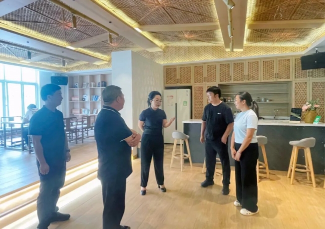 马康凤2.jpg
